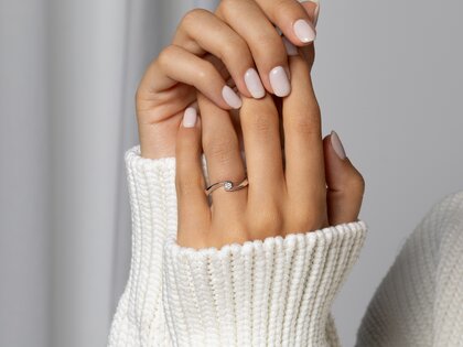 Anillo de compromiso Twist Petite en 14K oro blanco con diamante 0,09ct G/SI