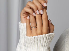 Anillo de compromiso Twist Petite en 14K oro blanco con diamante 0,09ct G/SI