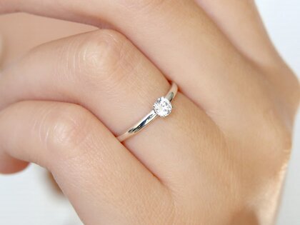 Anillo de compromiso Pure en 9K oro amarillo con diamante 0,23ct G/SI