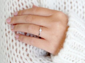 Anillo de compromiso Pure en 14K oro blanco con diamante 0,13ct G/SI