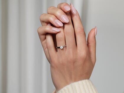 Anillo de compromiso Romance en 14K oro blanco con diamante 0,50ct H/SI