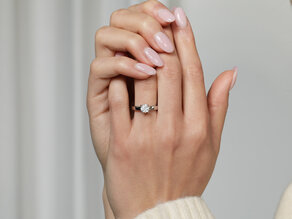 Anillo de compromiso Romance en 18K oro amarillo con diamante 0,75ct G/SI