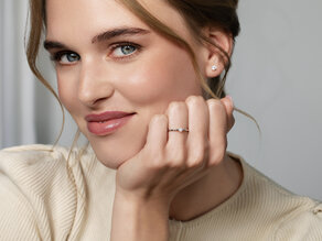 Anillo de compromiso Royal en 14K oro amarillo con diamante 0,05ct H/SI