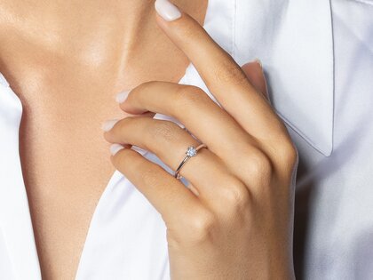 Anillo de compromiso Royal en 9K oro blanco con diamante 0,25ct H/SI