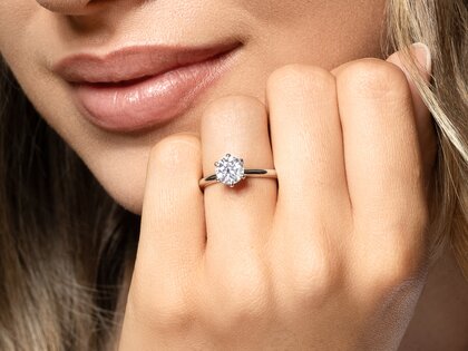 Anillo de compromiso Royal en 9K oro blanco con diamante 1,00ct H/SI