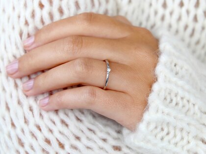 Anillo de compromiso Royal en 14K oro blanco con diamante 0,05ct H/SI