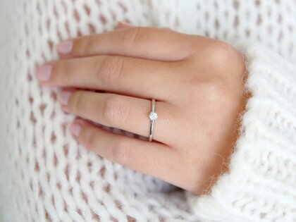 Anillo de compromiso Royal en plata 925/- con diamante 0,15ct G/IF