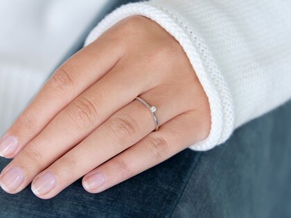 Anillo de compromiso Royal en plata 925/- con diamante 0,10ct G/SI