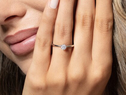 Anillo de compromiso Spirit en 18K oro blanco con diamante 0,25ct H/SI