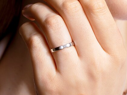Anillo de compromiso Infinity Petite en 14K oro blanco con diamante 0,09ct G/SI