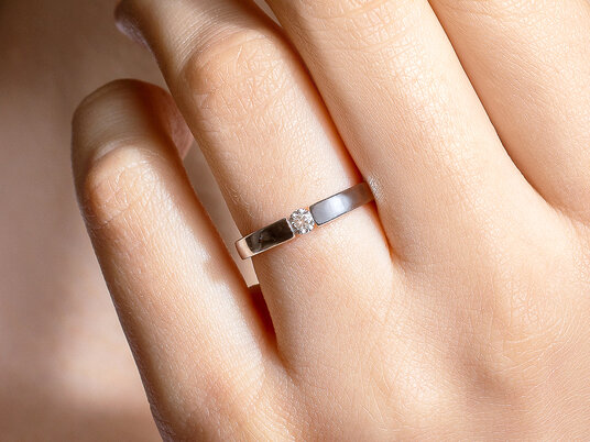 Anillo de compromiso Infinity Petite en oro blanco