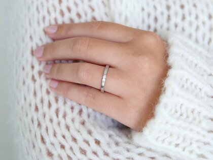 Anillo de compromiso Infinity en 14K oro blanco con diamante 0,03ct H/SI
