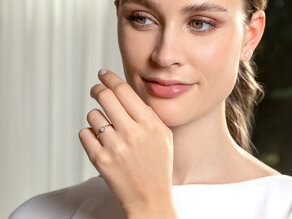 Anillo de compromiso Touch en 18K oro blanco con diamante 0,23ct D/IF