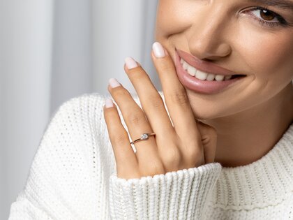 Anillo de compromiso Touch en 9K oro blanco con diamante 0,13ct G/SI
