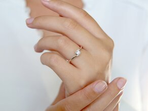 Anillo de compromiso Touch en 18K oro blanco con diamante 0,23ct D/IF