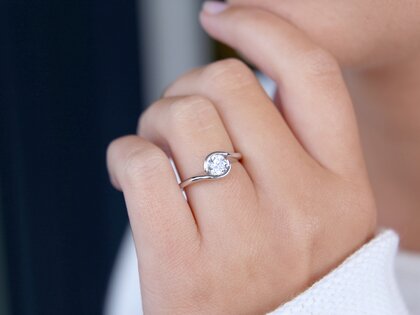 Anillo de compromiso Touch en 9K oro blanco con diamante 0,75ct G/SI