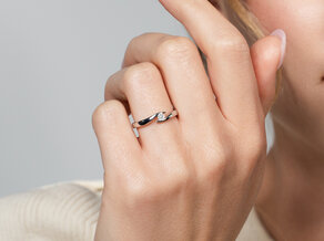 Anillo de compromiso Twist en plata 925/- con diamante 0,10ct G/VS