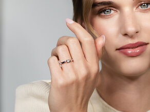Anillo de compromiso Twist en plata 925/- con diamante 0,10ct G/VS
