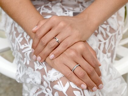 Anillo de compromiso Twist en plata 925/- con diamante 0,10ct G/VS