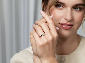 Anillo de compromiso Twist en 18K oro blanco con diamante 0,40ct H/SI