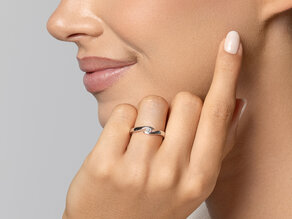 Anillo de compromiso Twist en plata 925/- con diamante 0,10ct G/VS