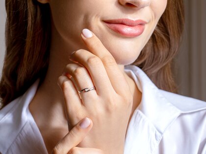 Anillo de compromiso Twist en 14K oro blanco con diamante 0,07ct H/SI